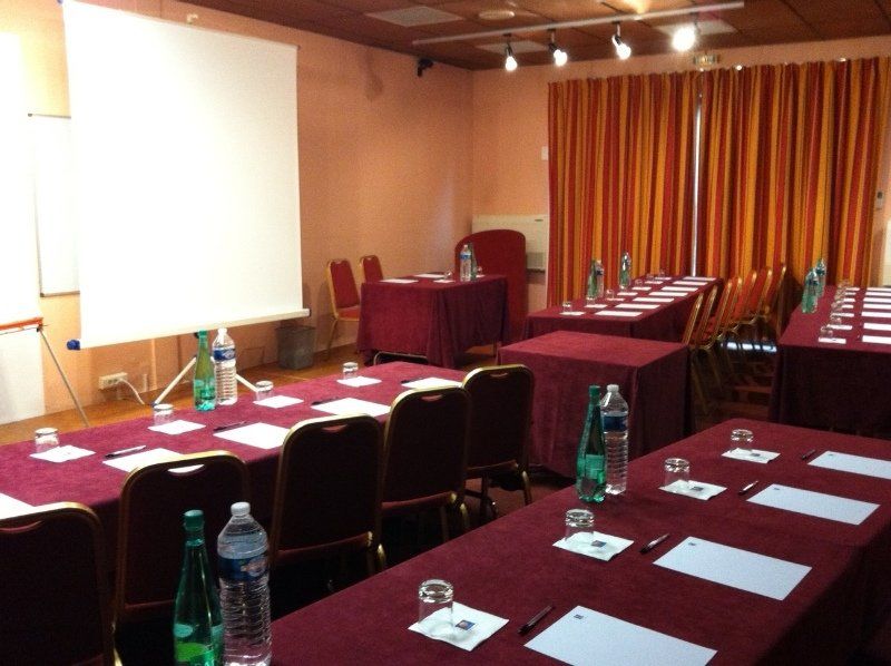 Comfort Hotel Toulouse Sud Ramonville-Saint-Agne Negocio foto